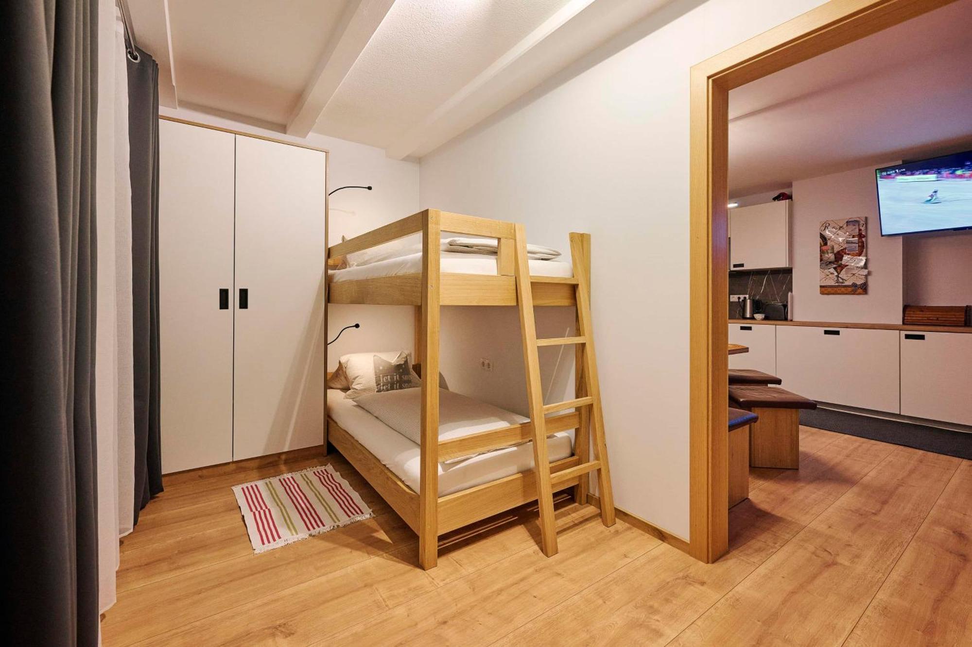 Haus Flexen Rooms & Apartments Stuben am Arlberg Buitenkant foto